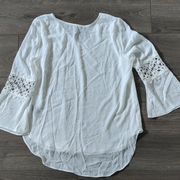 Lily Morgan 💕2/$30 💕White Blouse | Small Womens - Picture 3 of 3